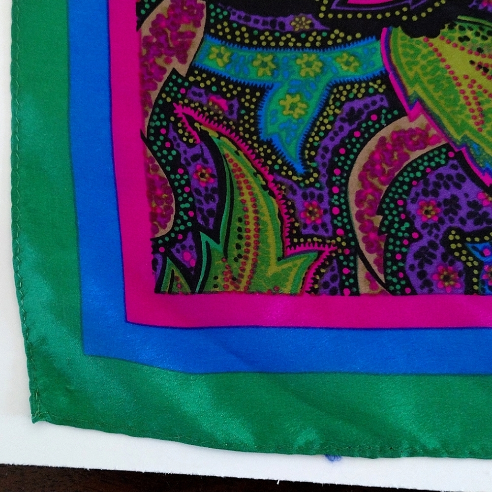 Honey paisley silk scarf - Picture 6 of 11
